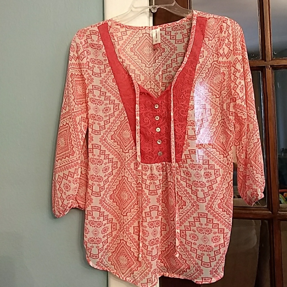 Sheer Coral and White 3/4-Sleeve Top